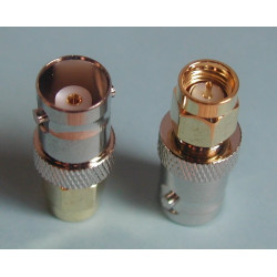 Adaptateur BNC femelle / SMA mâle