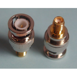 Adaptateur BNC mâle / SMA femelle