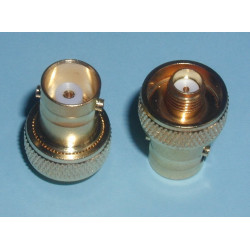 Adaptateur BNC femelle / SMA femelle