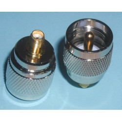 Adaptateur UHF mâle / SMA femelle