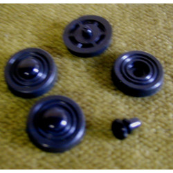 Pieds à fixation clips