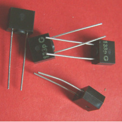 2 x capacités 133 pf / 100 V