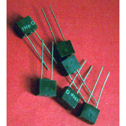 2 x capacités 196 pf / 250V