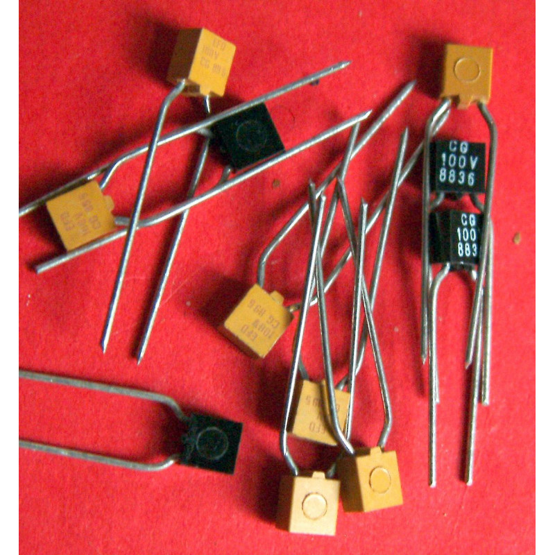 3 x capacités 1 nf / 100 V