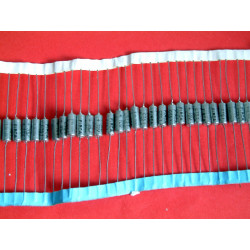 3 capacités 33 uf / 10 V