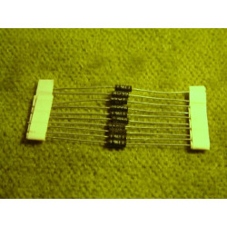 2 résistances 4,3 ohms / 1/4 W