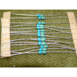 2 résistances 680 K / 1/4 W